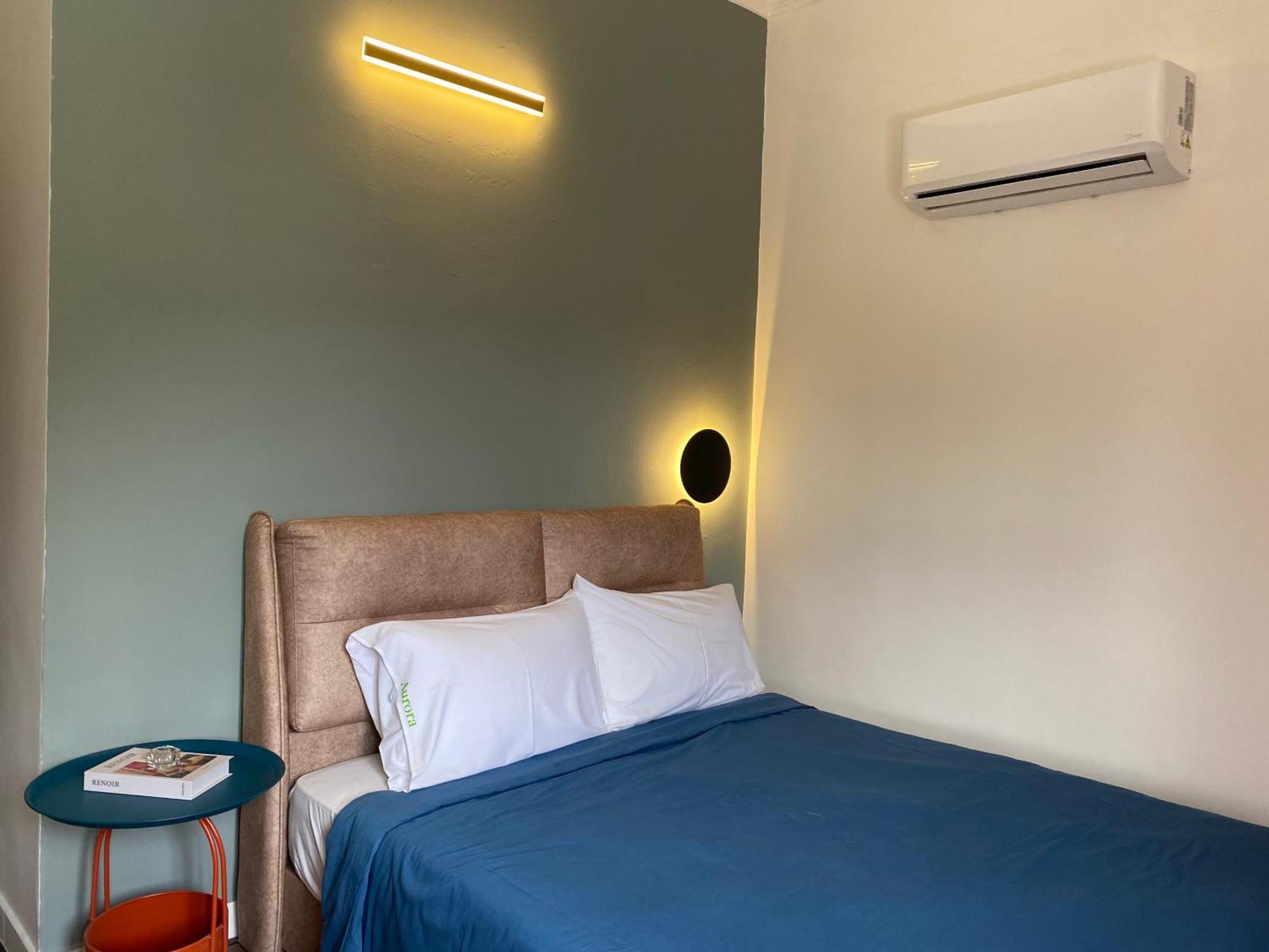 Aurora Court Service * George Town