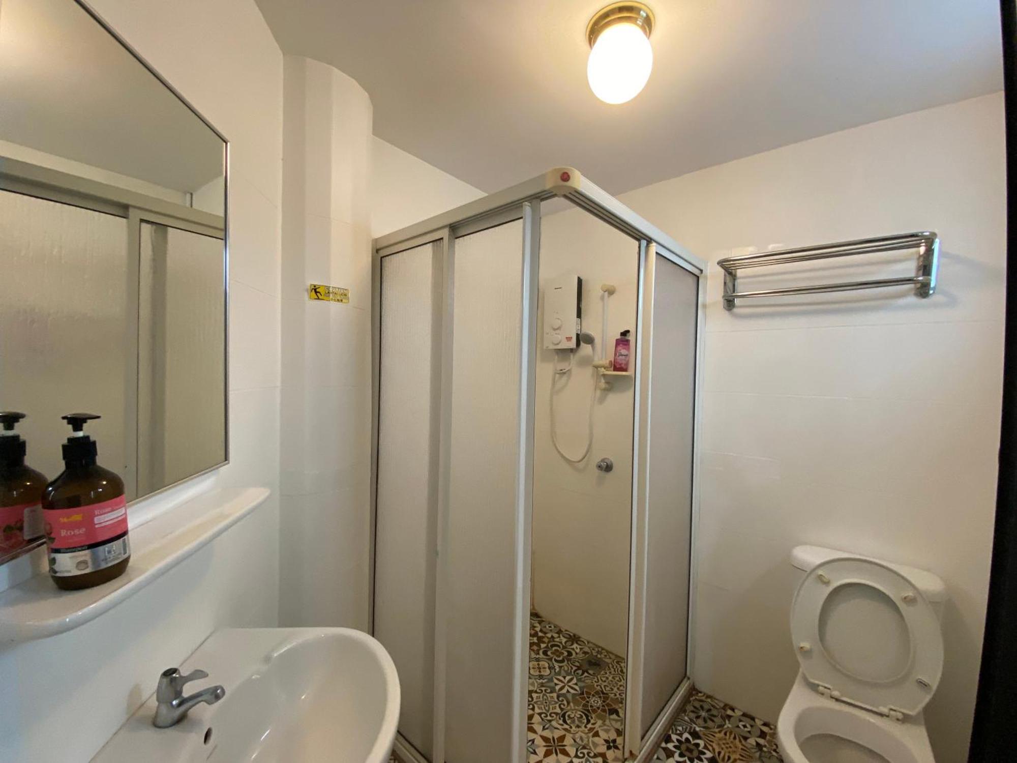 Apartment Aurora Court Service George Town