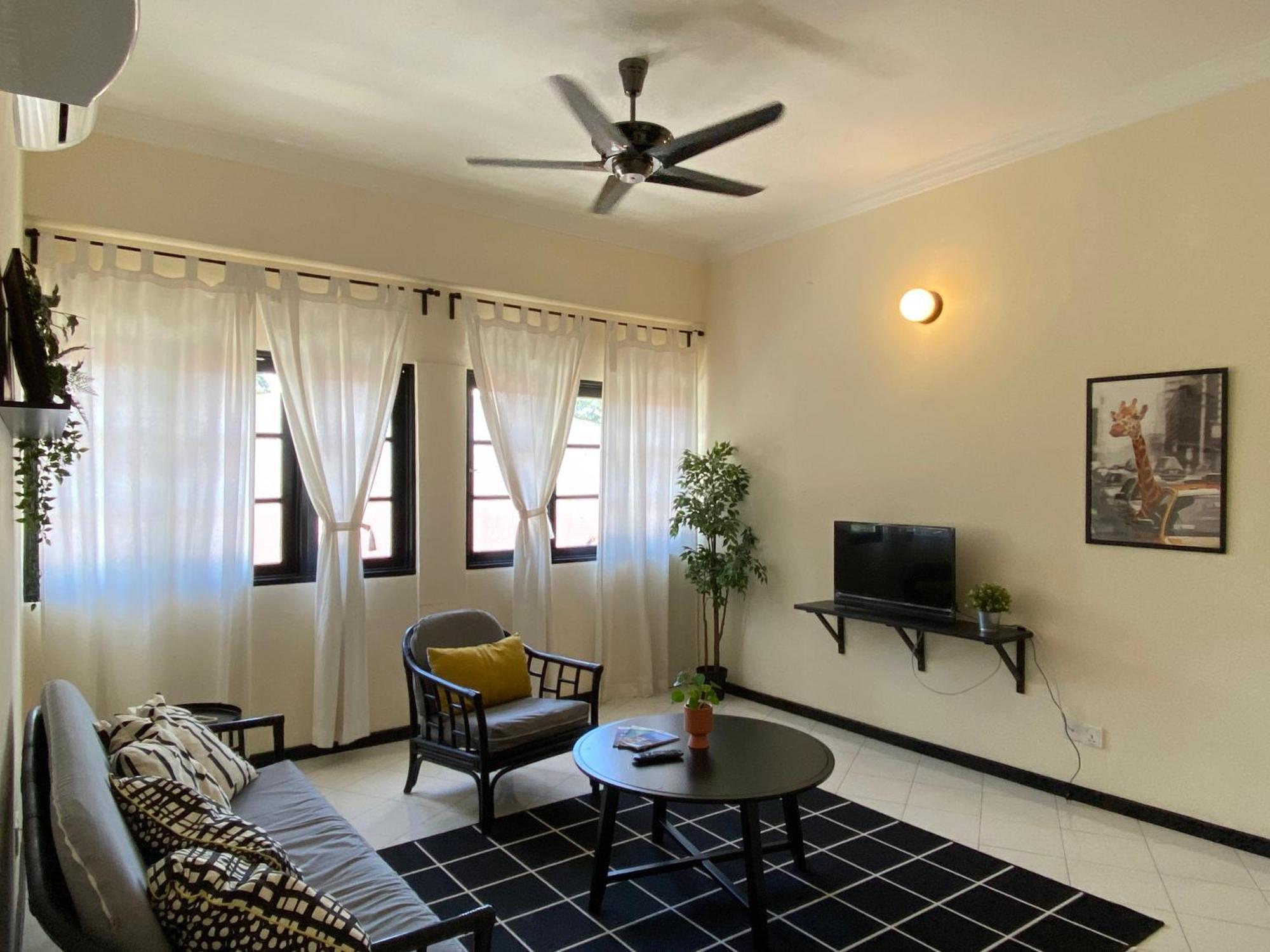 Aurora Court Service Apartment George Town